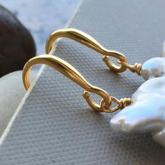 Dikke barokke parel grote drop oorbellen