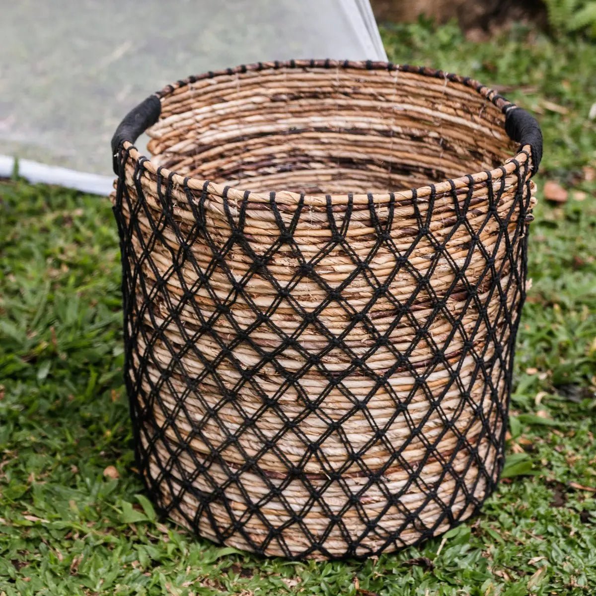 Zwarte Mand PURA – Boho Wasmand & Plantenmand van Bananenvezel, Rond, 3 Maten