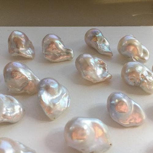 Dikke barokke parel grote drop oorbellen