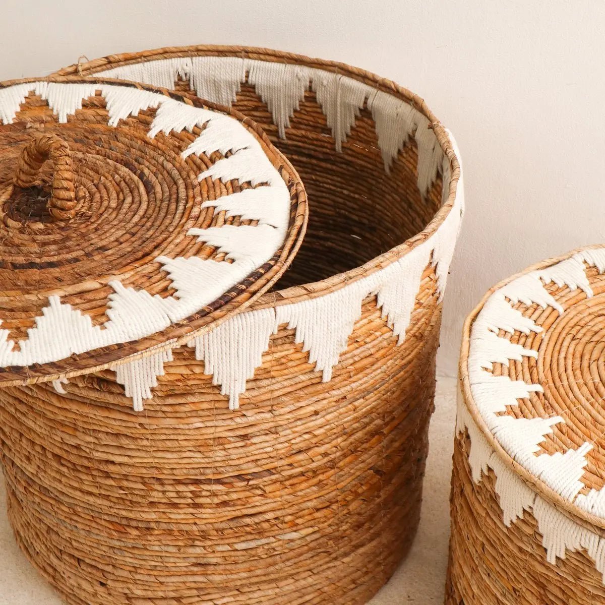 Wasmand EMPAT – Met Deksel, Bananenvezel, 2 Maten