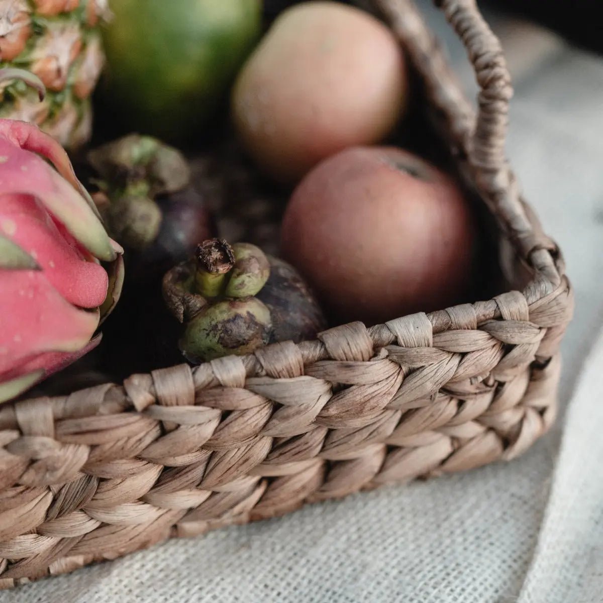 BESAKIH Dienblad van Waterhyacint – 3 Maten