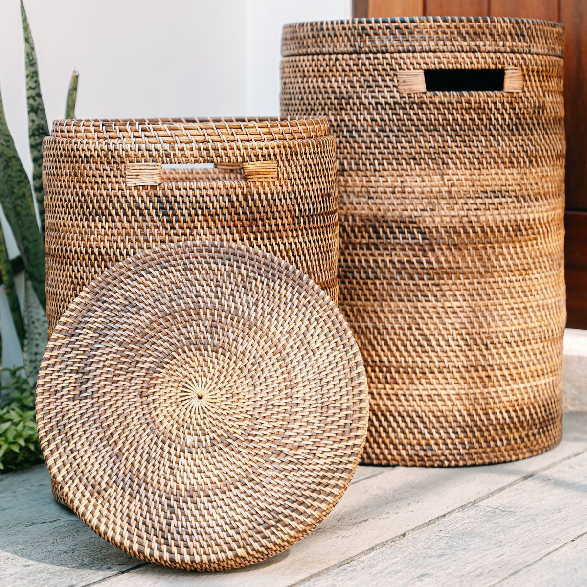 SARI Grote Wasmand met Deksel – Ronde Boho Rotan Mand (Bruin, 2 Maten)