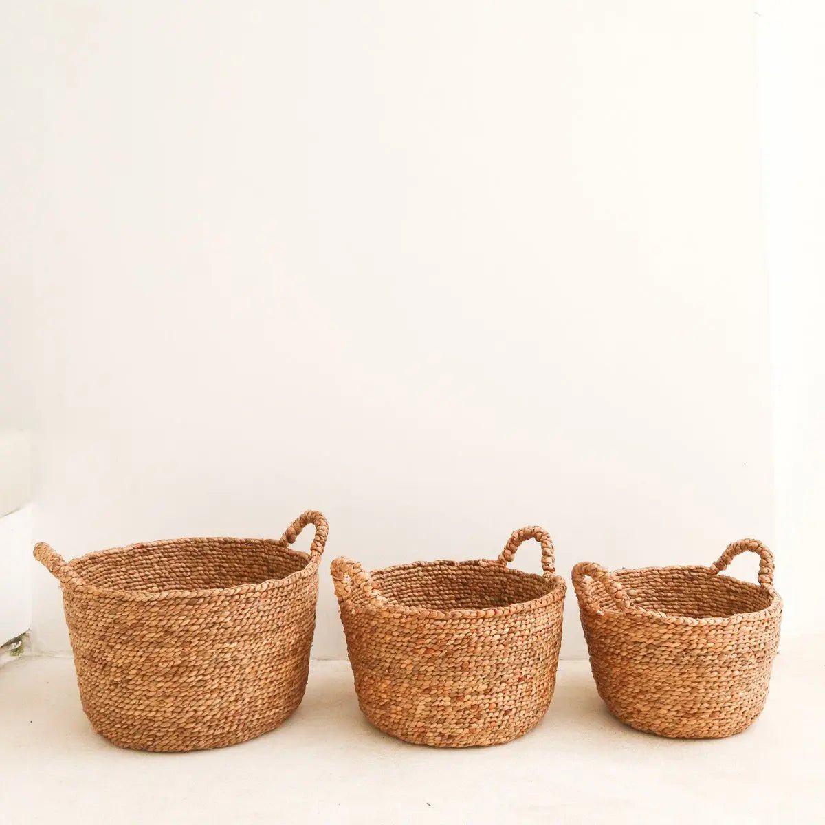 SAMU Wasmand & Plantenmand – Handgemaakt van Waterhyacint | 3 Maten