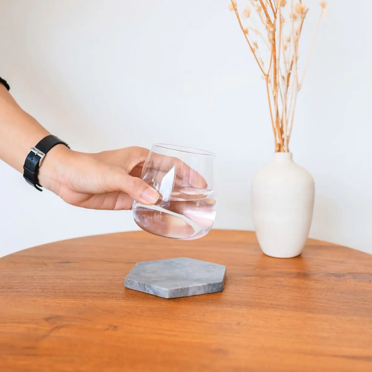 Zeshoekige Grijze Marmeren Onderzetters INAI | Set van 4 of 8