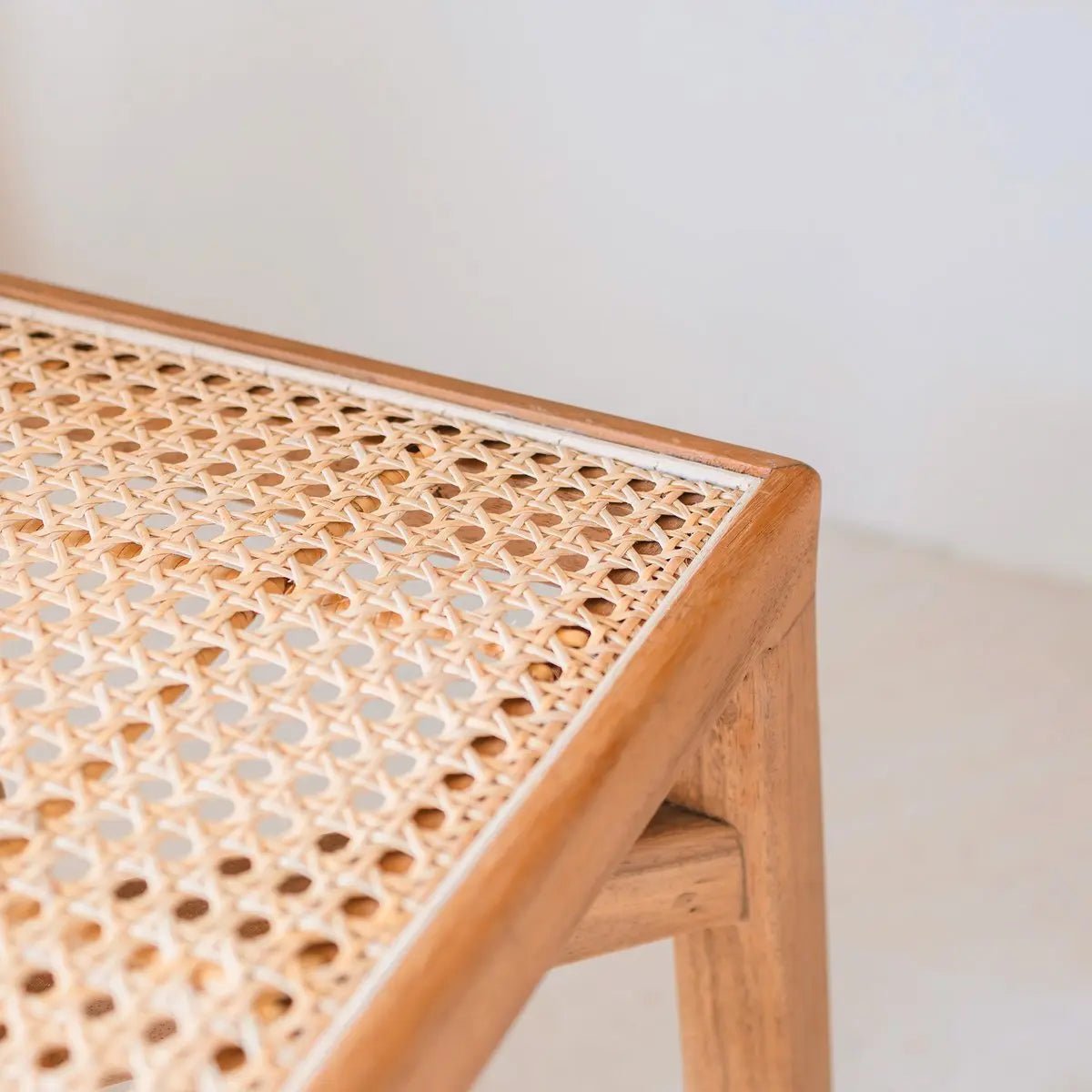 SUBANG Houten Kruk – Rotan Zitting, Handgemaakt