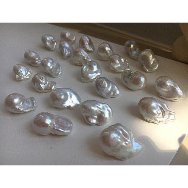 Dikke barokke parel grote drop oorbellen