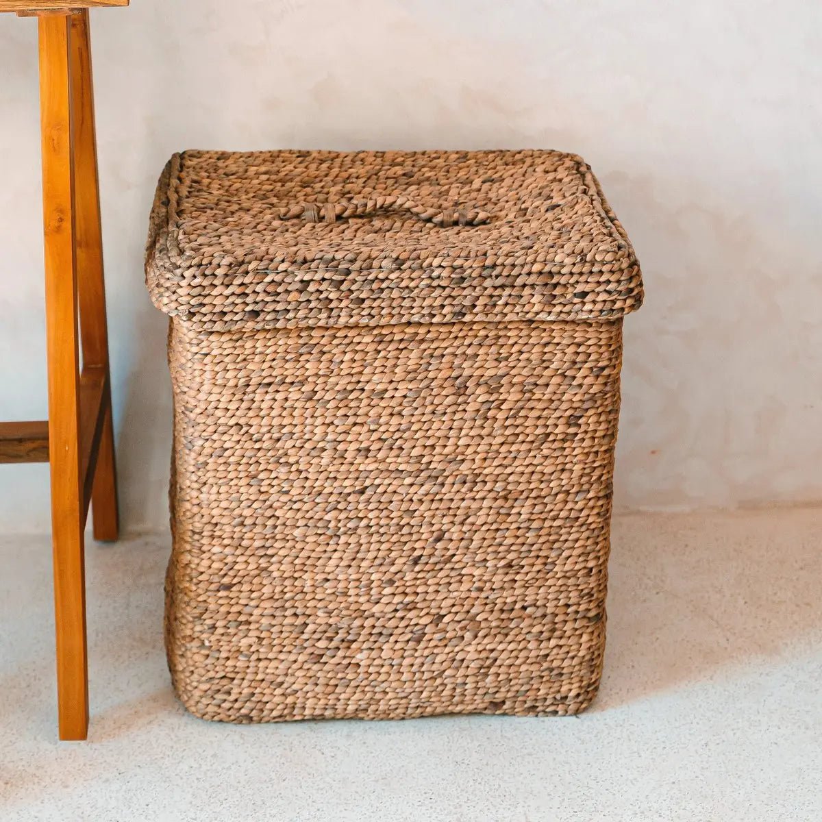 Boho Wasmand met Deksel – Handgemaakt van Waterhyacint