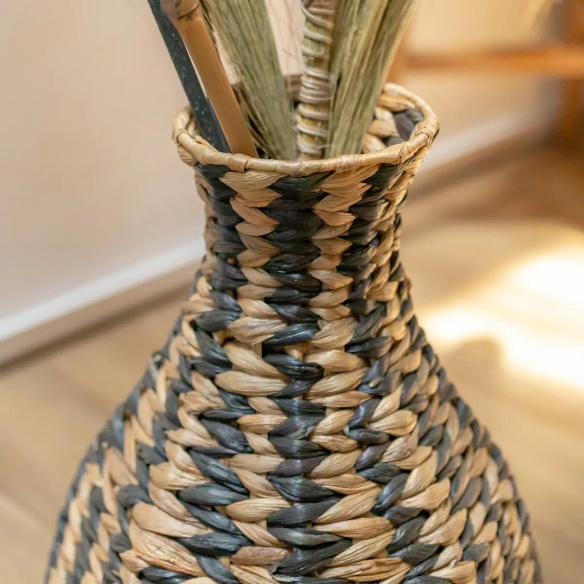 Boho Vaas DAYANA – Zwart, Geweven Waterhyacint