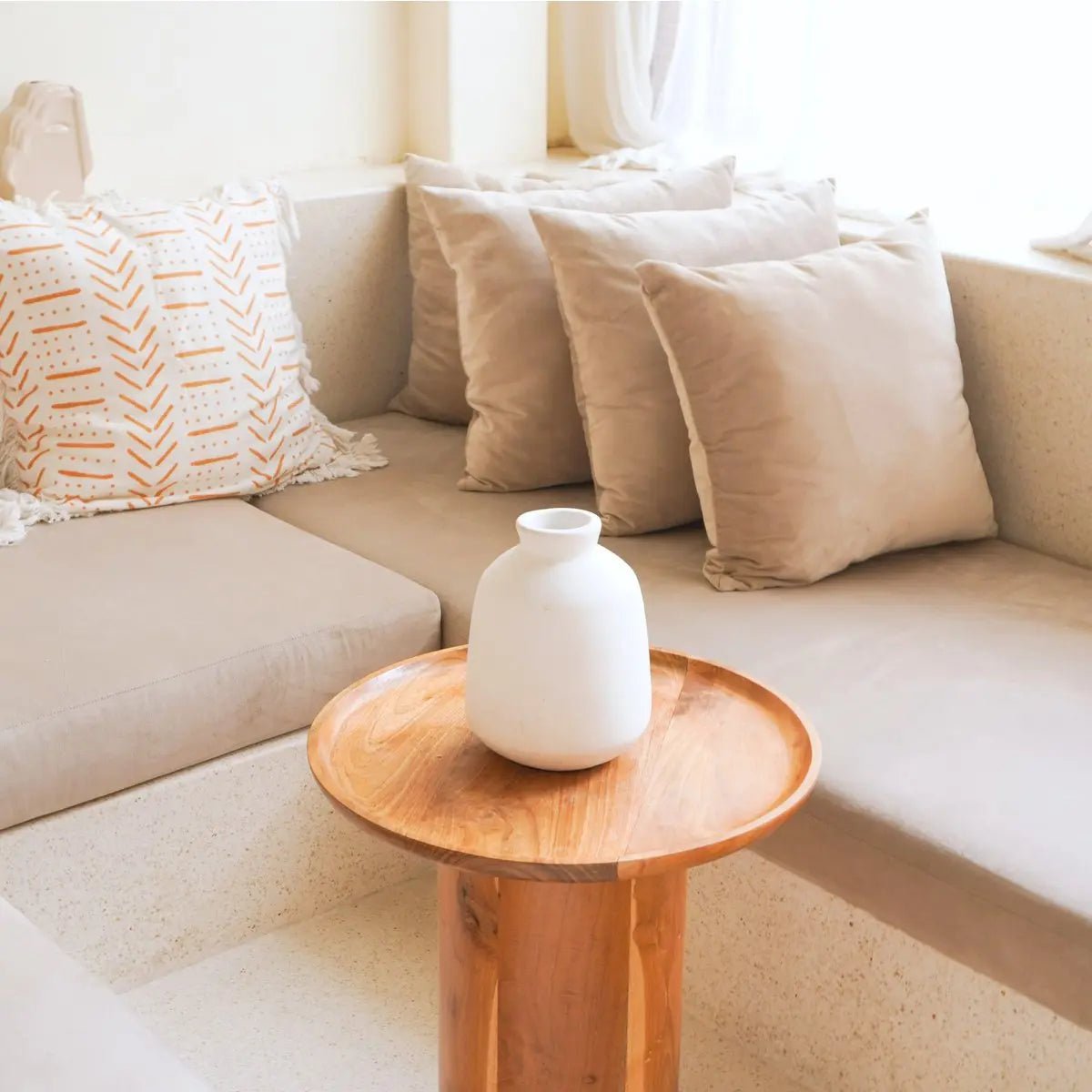 Vaas BAWA – Kleine Witte Decoratieve Vaas van Klei