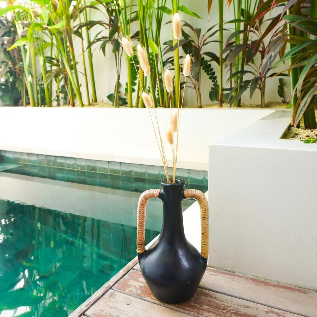 Zwarte Vaas SELAYAR – Kleine Decoratieve Klei Vaas