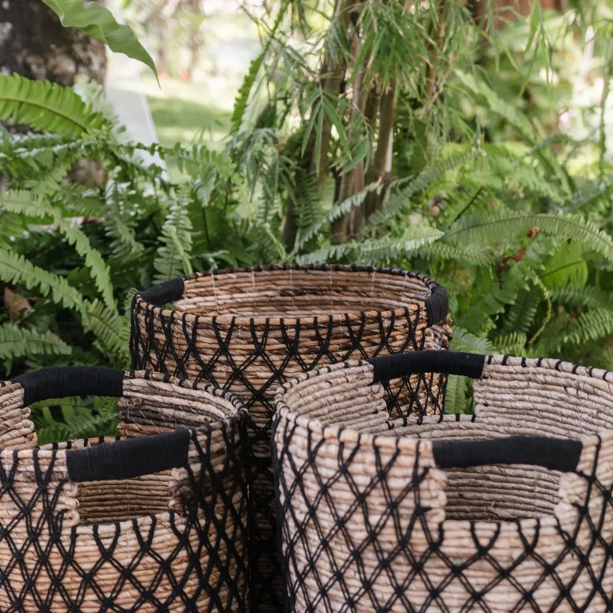 Zwarte Mand PURA – Boho Wasmand &amp; Plantenmand van Bananenvezel, Rond, 3 Maten
