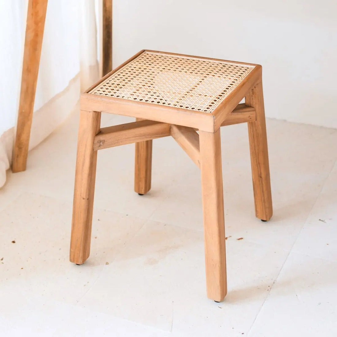 SUBANG Houten Kruk – Rotan Zitting, Handgemaakt