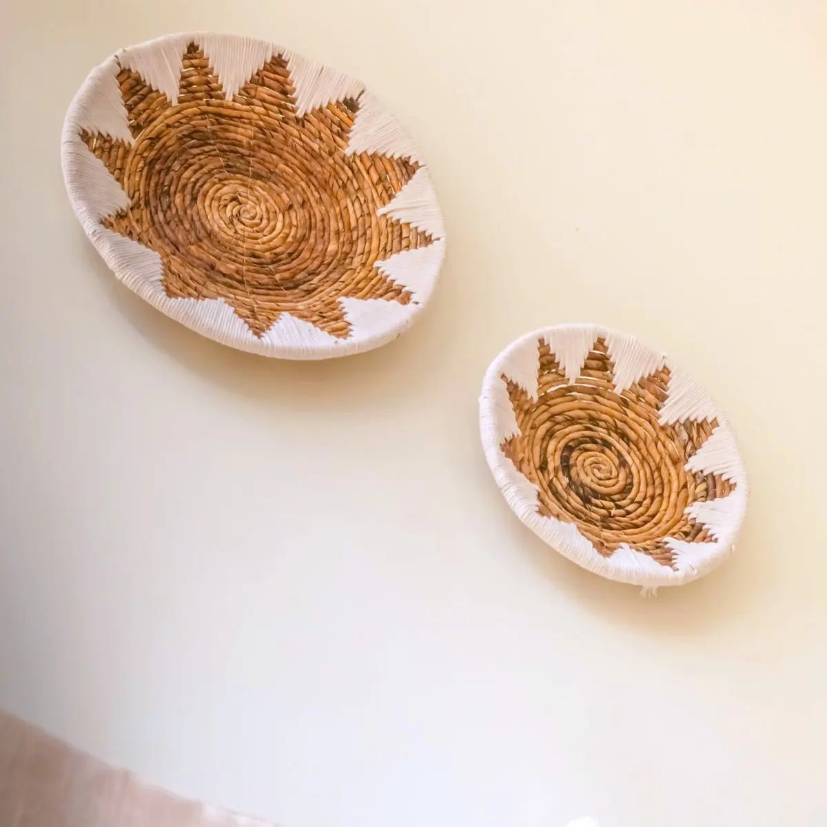 ADARI Ronde Boho Wandmand – Geweven Wanddecoratie met Sterpatroon
